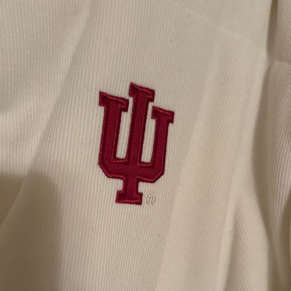 Colosseum White Corduroy Puffer Jacket with Red IU Emblem - Picture 3 of 7